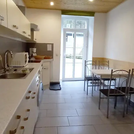 Ocheleck Apartment *