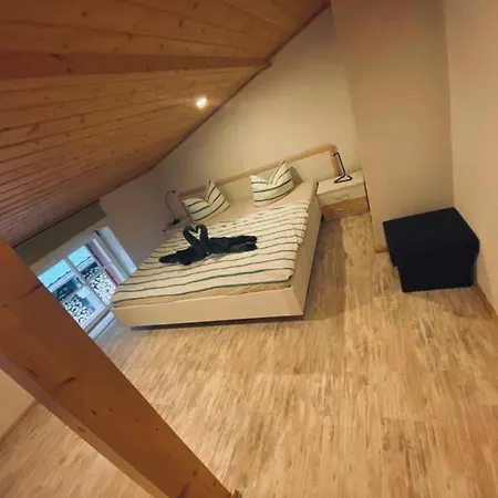 Ocheleck Apartment *